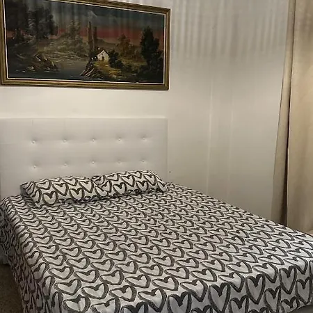 Проживание в семье Con O Sin Balcon *
